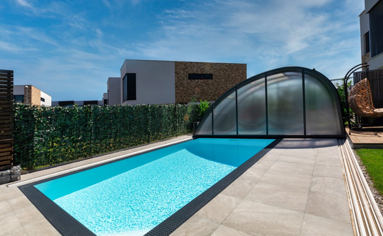 acoperire piscina forma scoica